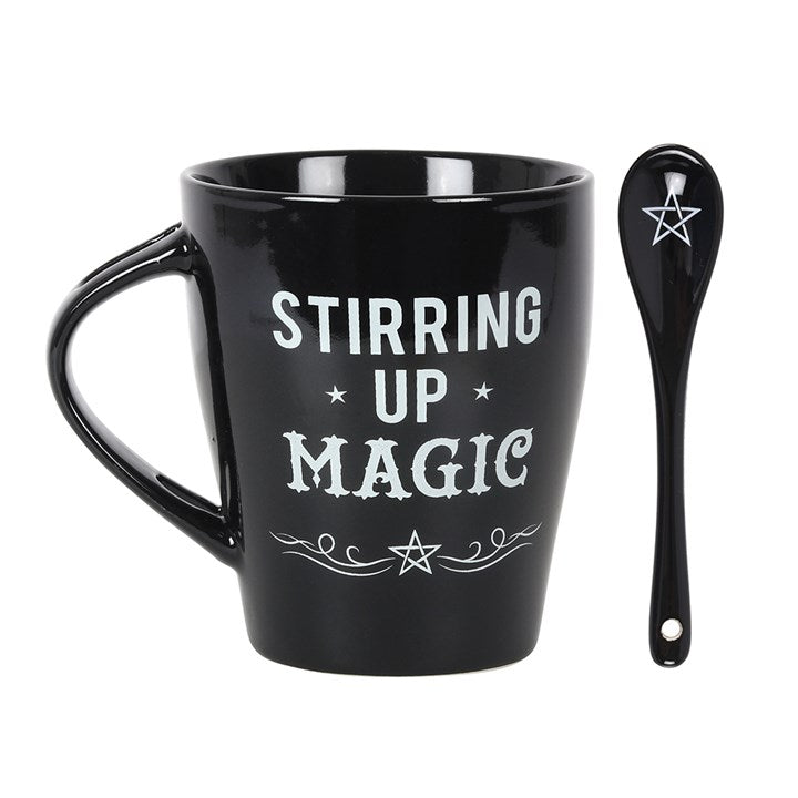 Stirring up Magic-kopp med skje