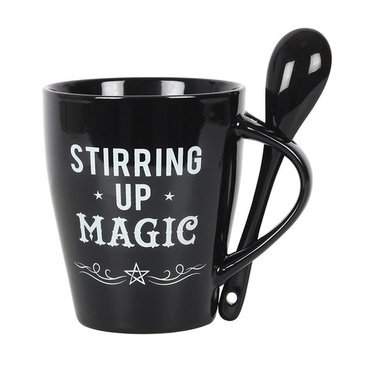 Stirring up Magic-kopp med skje